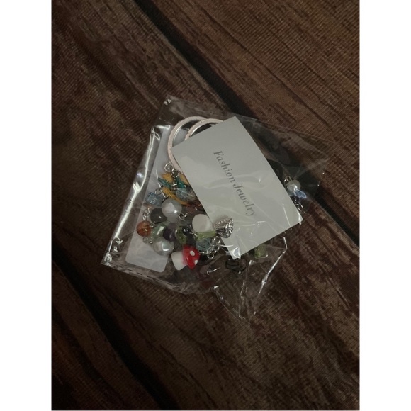 (NWT) Unique Boho Gemstone Ear Cuffs(Set of 2) - Picture 5 of 5